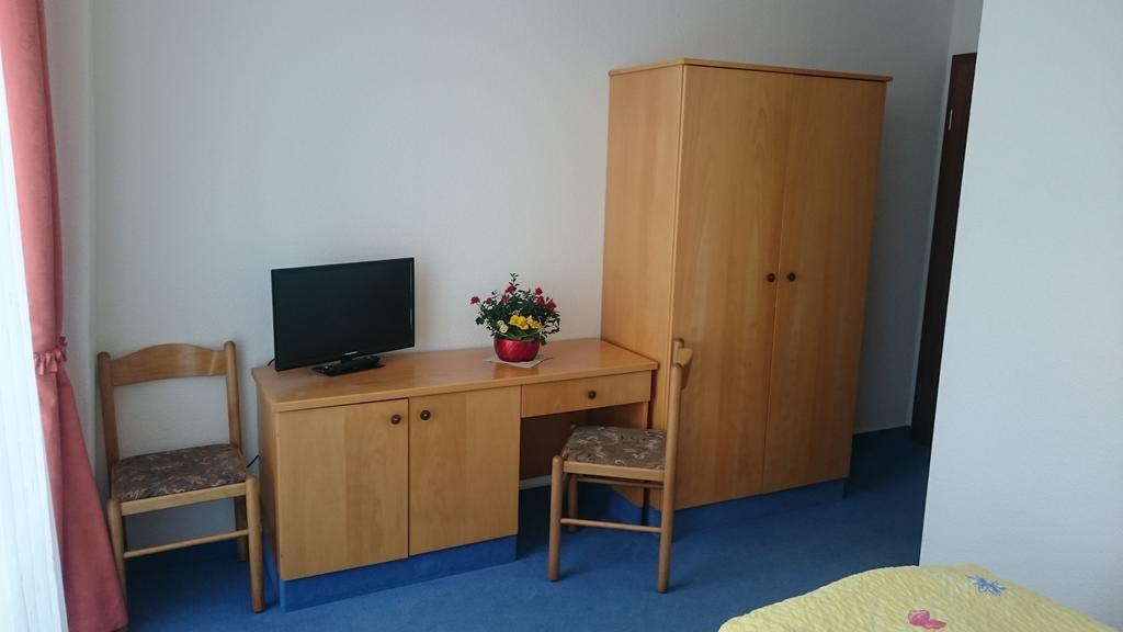 Pension Und Berggasthaus Kapellenstein Geyer Room photo